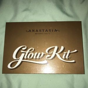 Anastasia Beverly Hills Ultimate Glow Kit